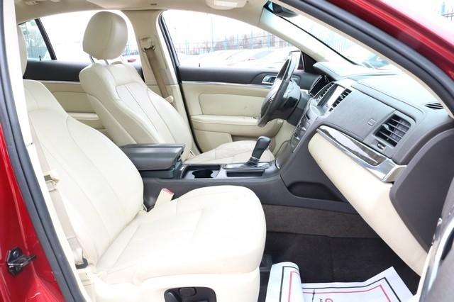 Lincoln MKS 4dr Sdn 3.7L AWD 2013