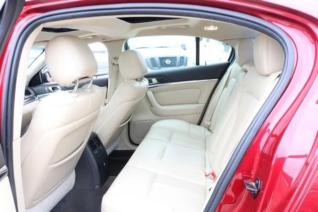 Lincoln MKS 4dr Sdn 3.7L AWD 2013