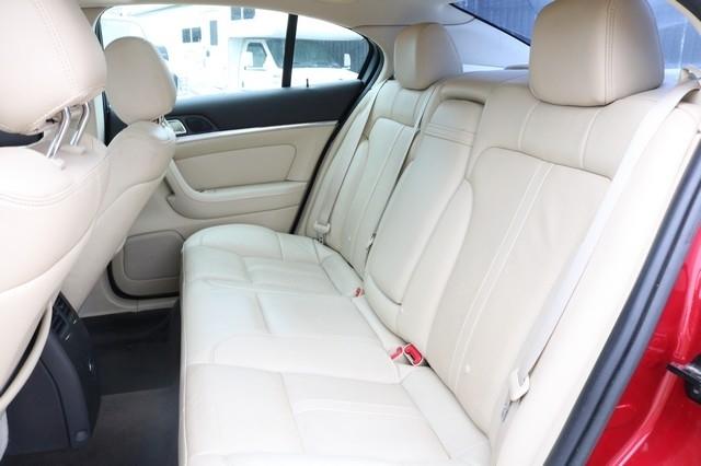 Lincoln MKS 4dr Sdn 3.7L AWD 2013