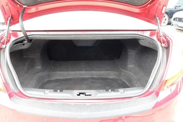 Lincoln MKS 4dr Sdn 3.7L AWD 2013