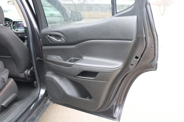 GMC Acadia AWD 4dr SLE w/SLE-2 2017