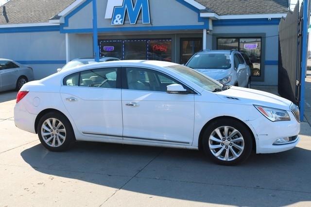 Buick LaCrosse 4dr Sdn Leather FWD 2015