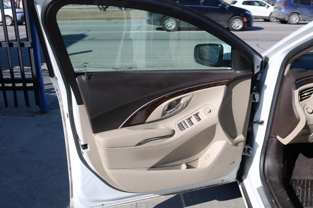 Buick LaCrosse 4dr Sdn Leather FWD 2015