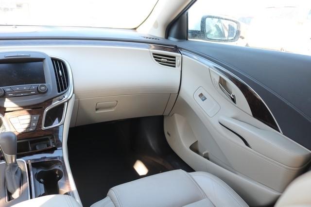 Buick LaCrosse 4dr Sdn Leather FWD 2015