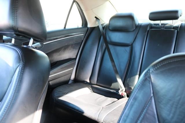 Chrysler 300 4dr Sdn Limited RWD 2016