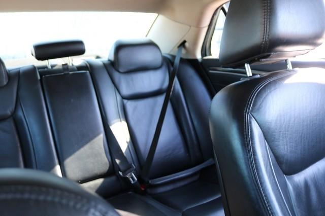 Chrysler 300 4dr Sdn Limited RWD 2016