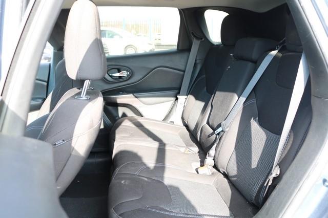 Jeep Cherokee Latitude FWD 2020