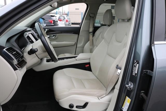 Volvo XC90 T6 AWD 7-Passenger Momentum 2017