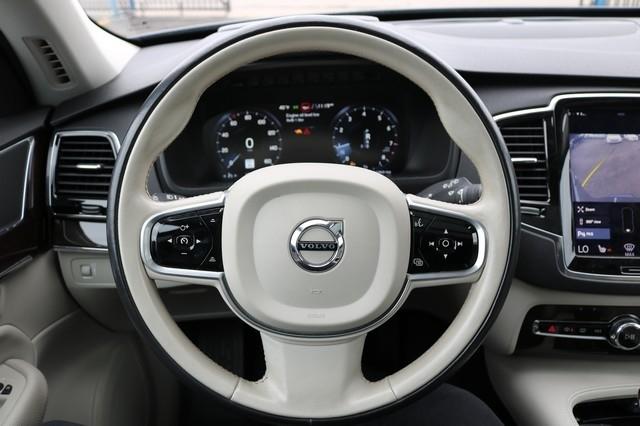 Volvo XC90 T6 AWD 7-Passenger Momentum 2017