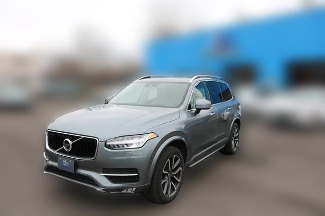 2017 Volvo XC90 T6 Momentum AWD
