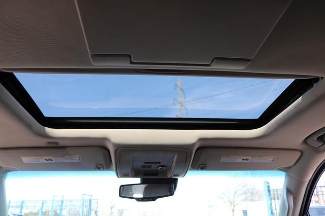 GMC Yukon XL 4WD 4dr Denali 2015