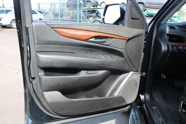 Cadillac Escalade 4WD 4dr Luxury 2017