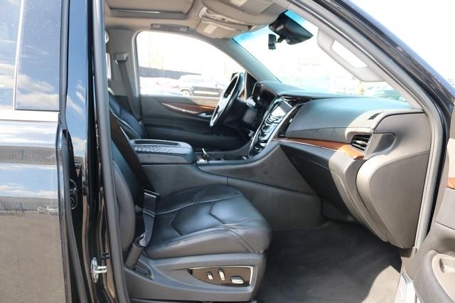 Cadillac Escalade 4WD 4dr Luxury 2017