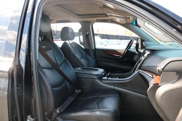 Cadillac Escalade 4WD 4dr Luxury 2017