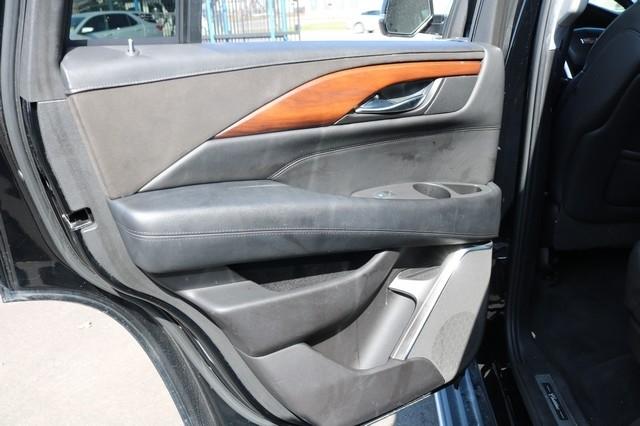 Cadillac Escalade 4WD 4dr Luxury 2017