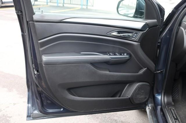 Cadillac SRX FWD 4dr Base 2016