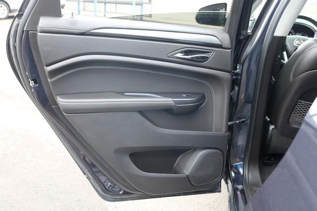 Cadillac SRX FWD 4dr Base 2016