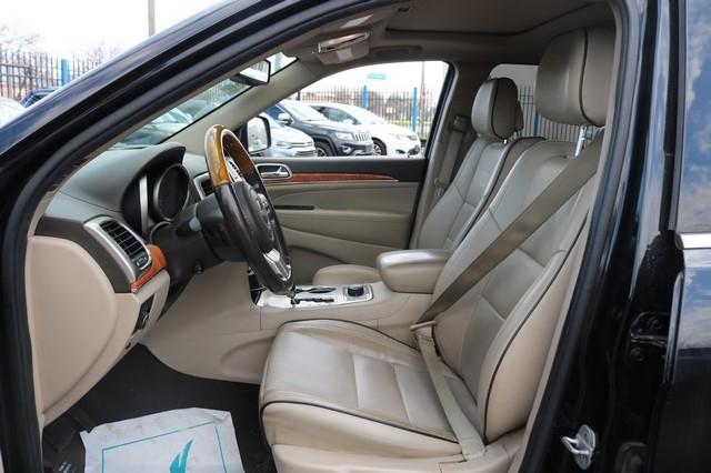 Jeep Grand Cherokee 4WD 4dr Overland 2011