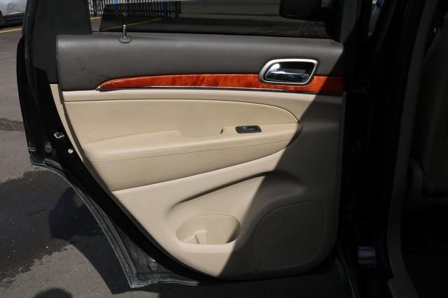 Jeep Grand Cherokee 4WD 4dr Overland 2011