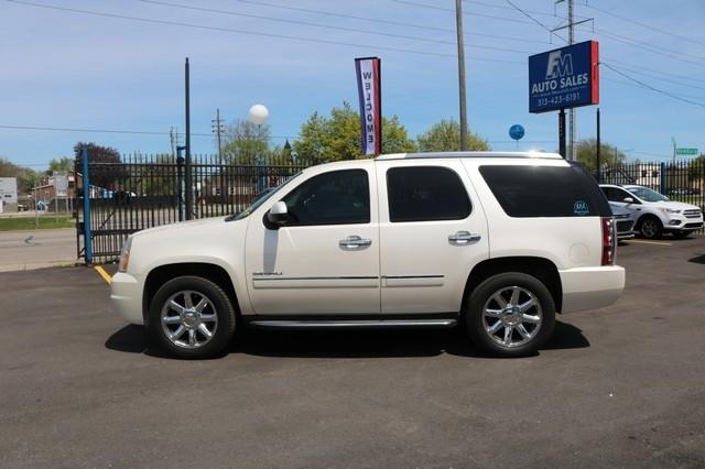 GMC Yukon AWD 4dr 1500 Denali 2012