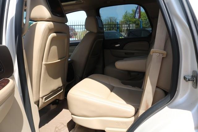 GMC Yukon AWD 4dr 1500 Denali 2012