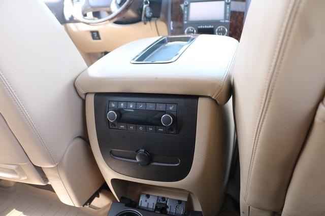 GMC Yukon AWD 4dr 1500 Denali 2012