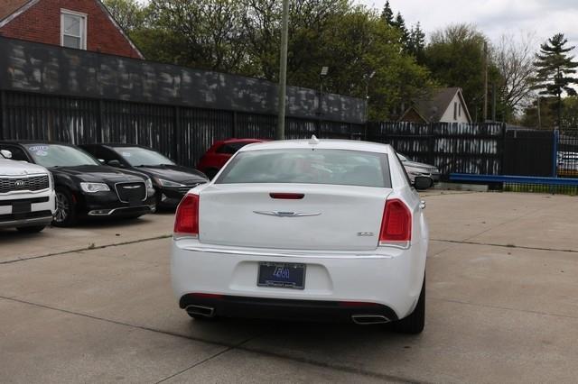Chrysler 300 Limited RWD 2019