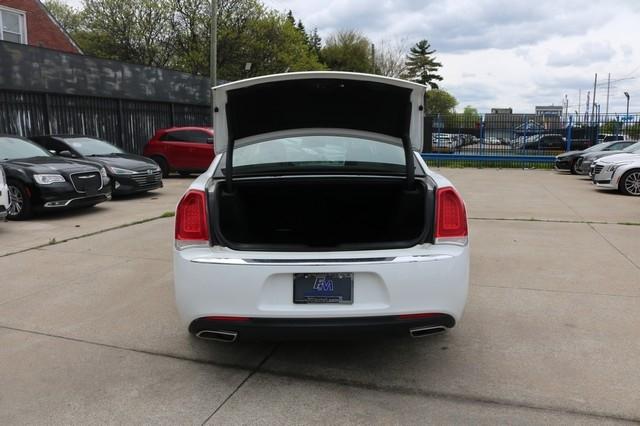 Chrysler 300 Limited RWD 2019