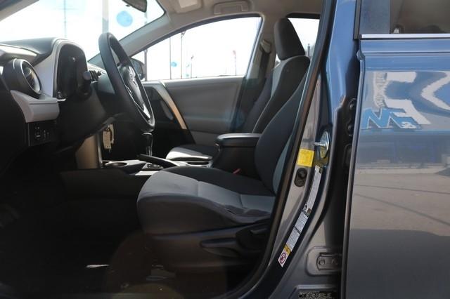 Toyota RAV4 AWD 4dr LE (Natl) 2013
