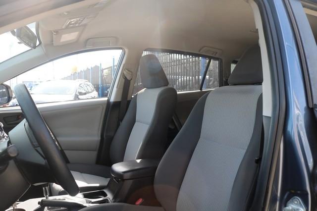 Toyota RAV4 AWD 4dr LE (Natl) 2013