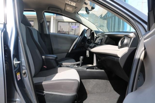 Toyota RAV4 AWD 4dr LE (Natl) 2013