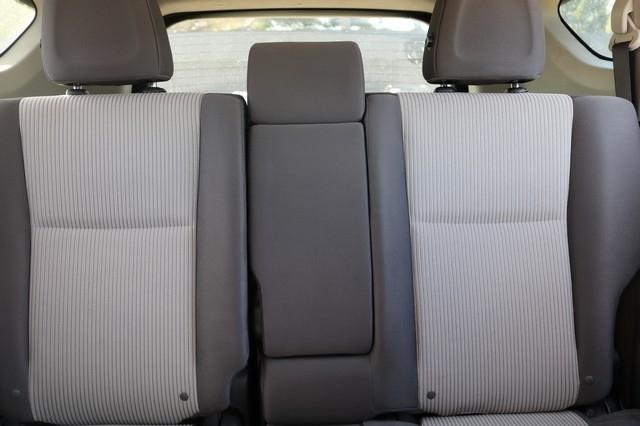 Toyota RAV4 AWD 4dr LE (Natl) 2013