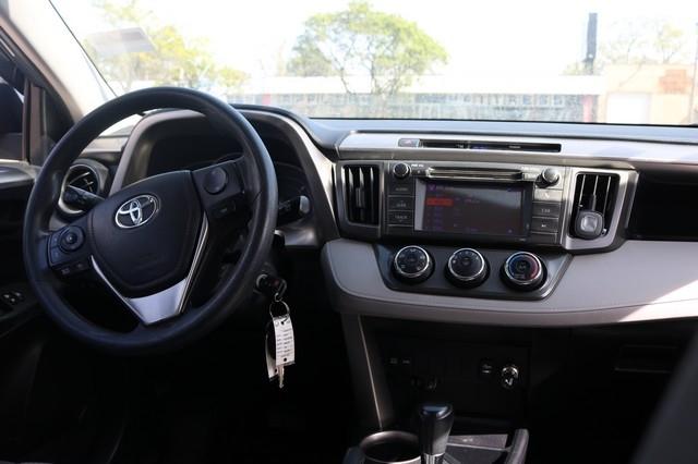 Toyota RAV4 AWD 4dr LE (Natl) 2013