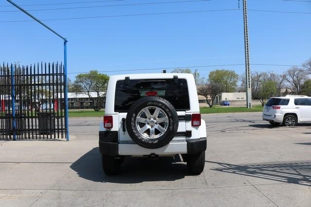 Jeep Wrangler Unlimited 4WD 4dr Sahara 2012