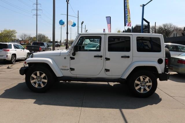 Jeep Wrangler Unlimited 4WD 4dr Sahara 2012