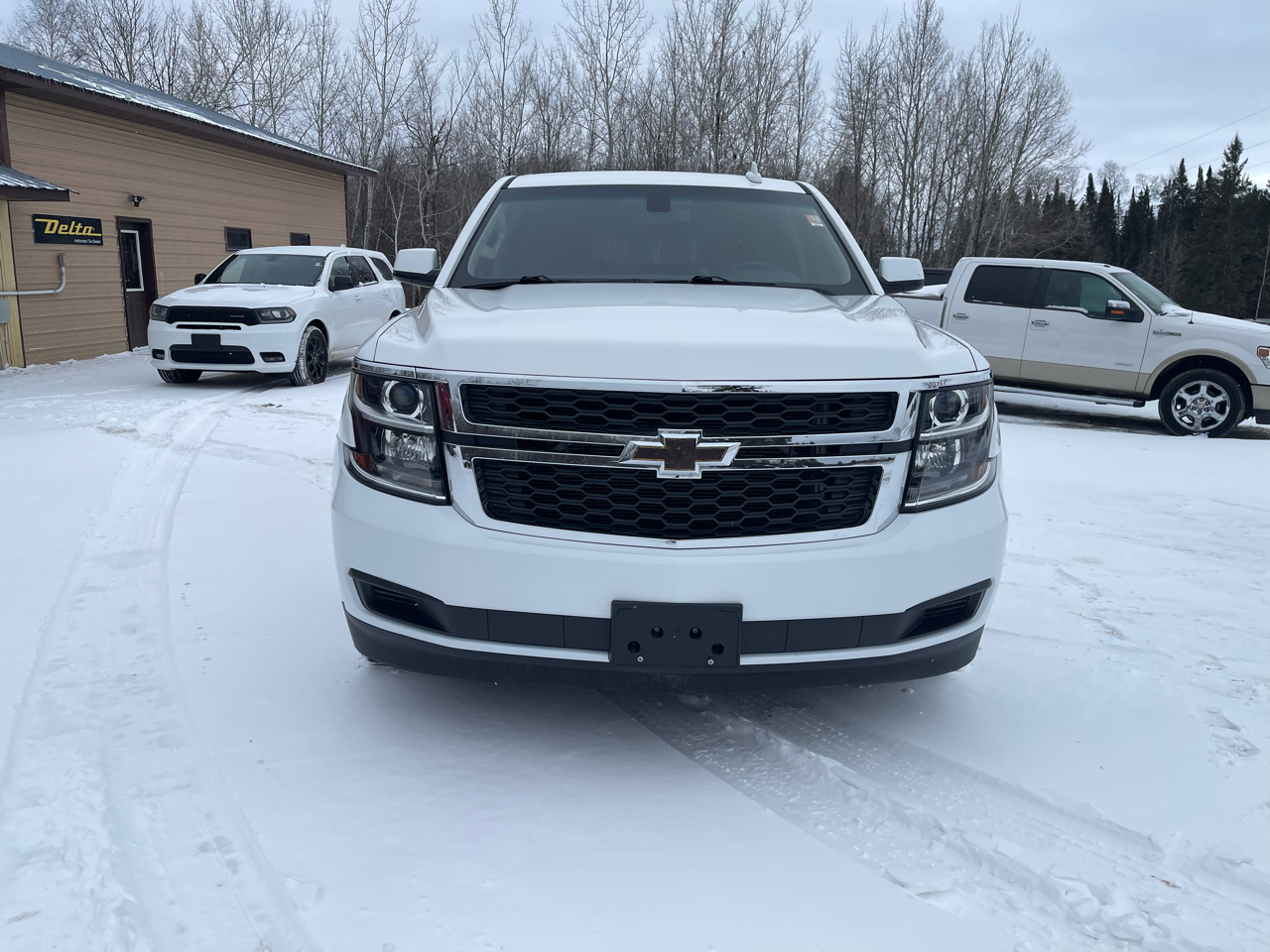 2016 Chevrolet Suburban LS photo 2