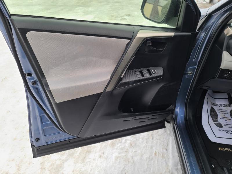 Toyota RAV4 LE AWD 2014