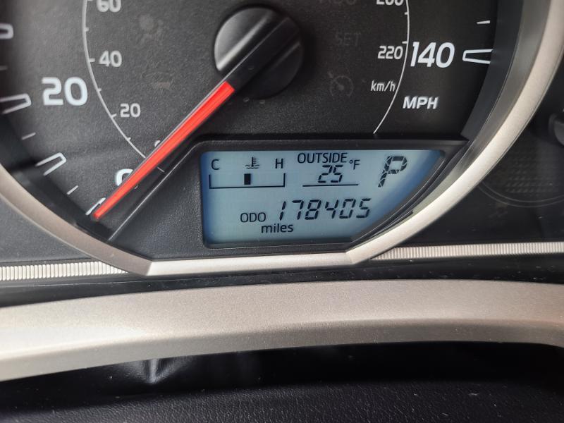 Toyota RAV4 LE AWD 2014