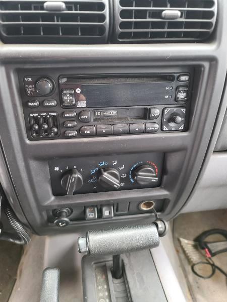 Jeep Cherokee Sport 4-Door 4WD 1998