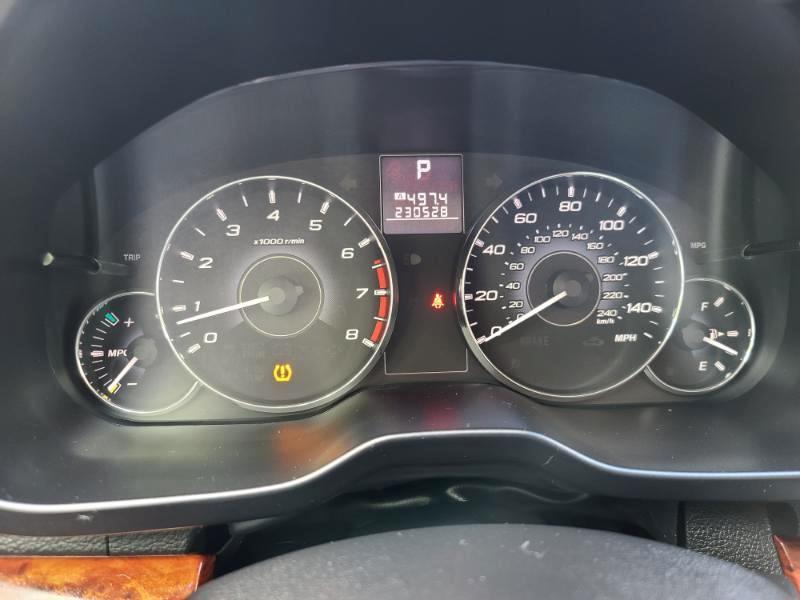 Subaru Legacy 2.5i Limited 2011