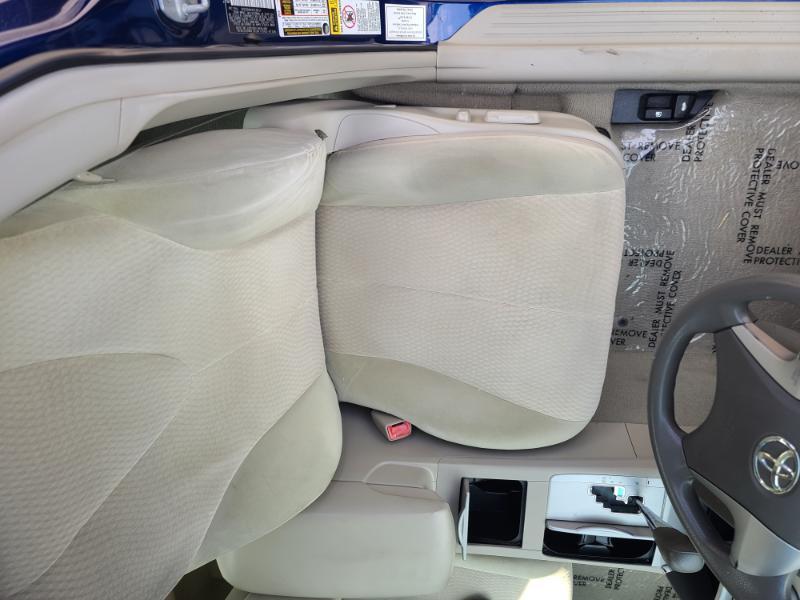 Toyota Camry LE 2010