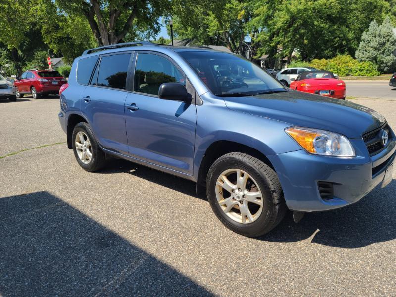 Toyota RAV4 AWD 4dr LE (Natl) 2011