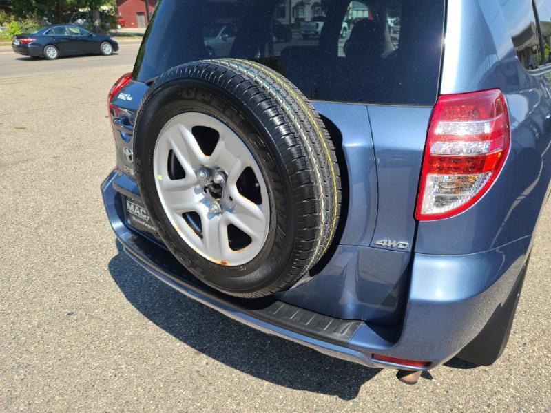 Toyota RAV4 AWD 4dr LE (Natl) 2011