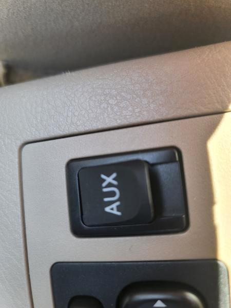 Toyota RAV4 AWD 4dr LE (Natl) 2011