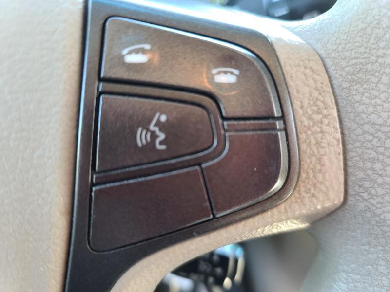 Toyota Sienna LE 8-Pass V6 2011