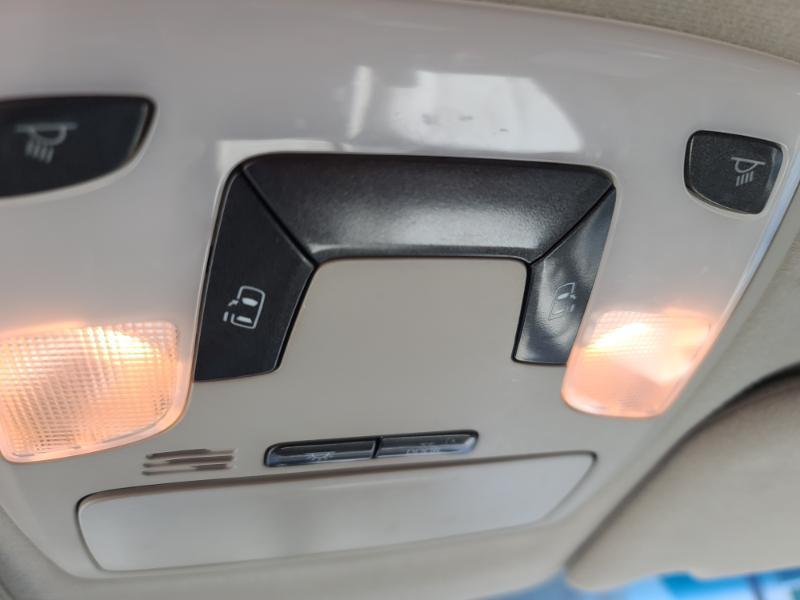 Toyota Sienna LE 8-Pass V6 2011