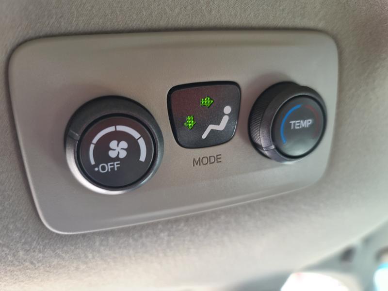 Toyota Sienna LE 8-Pass V6 2011