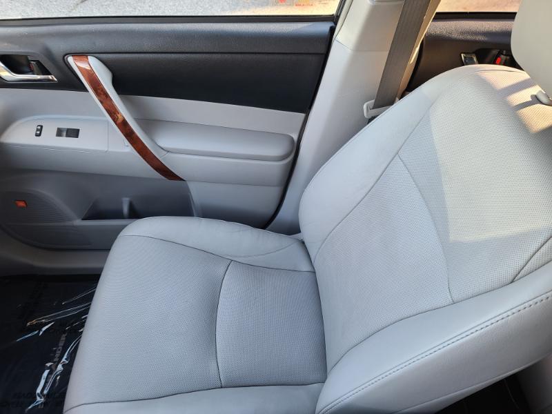 Toyota Highlander Limited 4WD 2012