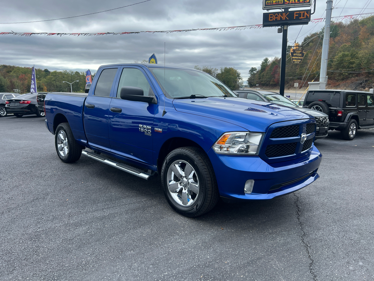 RAM 1500 Classic Tradesman Quad Cab 4WD 2019 RAM 1500 Classic Tradesman Quad Cab 4WD 2019