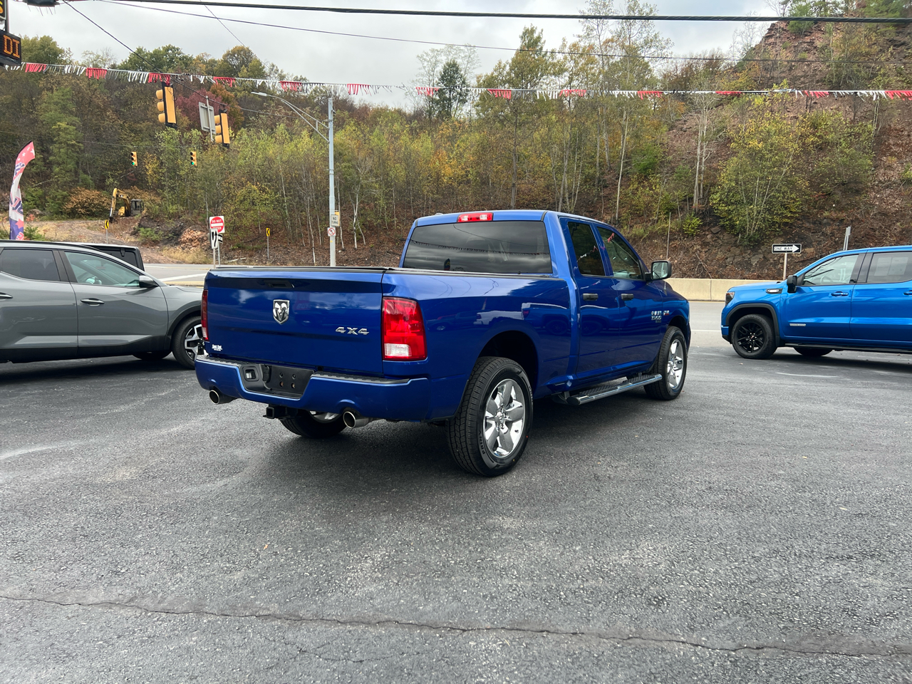 RAM 1500 Classic Tradesman Quad Cab 4WD 2019 RAM 1500 Classic Tradesman Quad Cab 4WD 2019